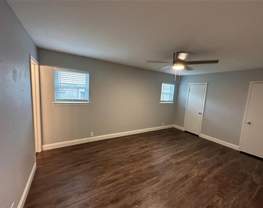 309 Murphy Road - Photo Thumbnail 3