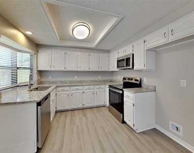 2104 Rose Cliff Lane - Photo Thumbnail 4