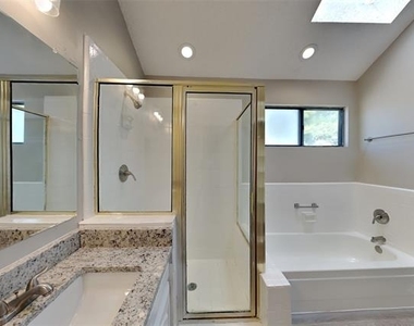 2104 Rose Cliff Lane - Photo Thumbnail 9
