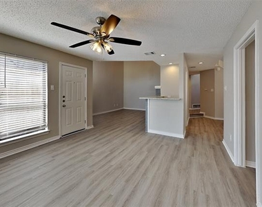 2104 Rose Cliff Lane - Photo Thumbnail 2