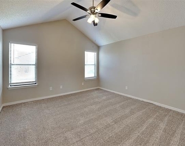2104 Rose Cliff Lane - Photo Thumbnail 8