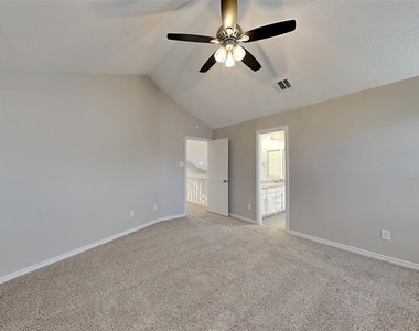 2104 Rose Cliff Lane - Photo Thumbnail 7
