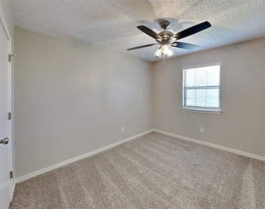 2104 Rose Cliff Lane - Photo Thumbnail 13