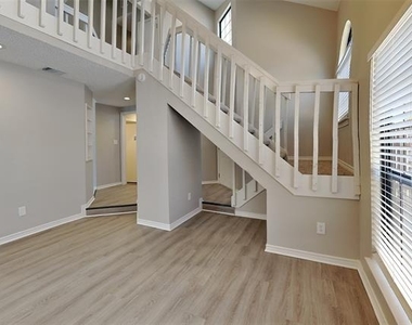2104 Rose Cliff Lane - Photo Thumbnail 5