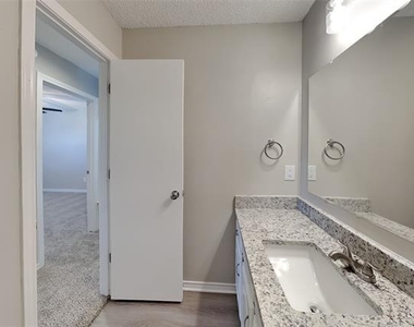 2104 Rose Cliff Lane - Photo Thumbnail 15