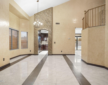 7775 N 52nd Drive - Photo Thumbnail 5