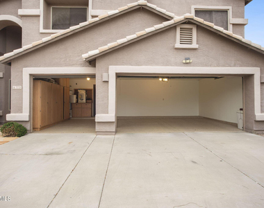 7775 N 52nd Drive - Photo Thumbnail 3
