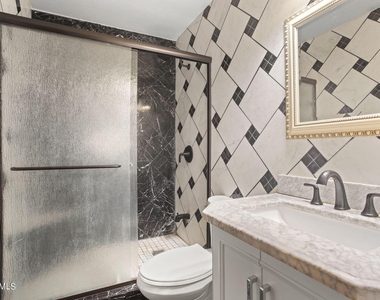 7775 N 52nd Drive - Photo Thumbnail 18