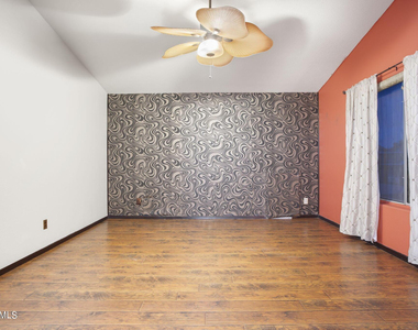 7775 N 52nd Drive - Photo Thumbnail 24