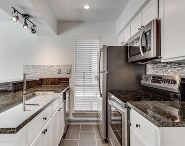 2800 Douglas Avenue - Photo Thumbnail 4