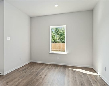 8421 Fort Benton Drive - Photo Thumbnail 3