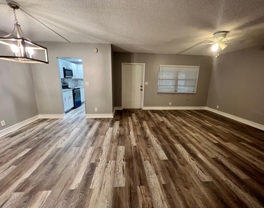 1340 Ne 28th Avenue - Photo Thumbnail 8