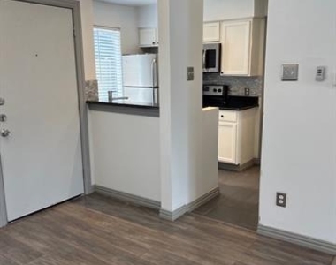 2800 Douglas Avenue - Photo Thumbnail 4