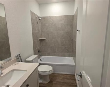 2513 Birchcrest Drive - Photo Thumbnail 24