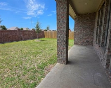 2513 Birchcrest Drive - Photo Thumbnail 12