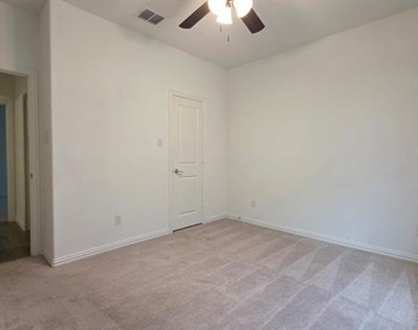 2513 Birchcrest Drive - Photo Thumbnail 25