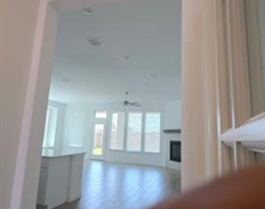 2513 Birchcrest Drive - Photo Thumbnail 28