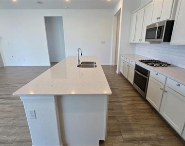 2513 Birchcrest Drive - Photo Thumbnail 14