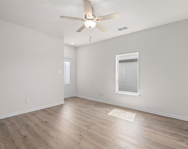 8313 White Wolf Trail - Photo Thumbnail 5