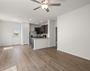 8313 White Wolf Trail - Photo Thumbnail 3