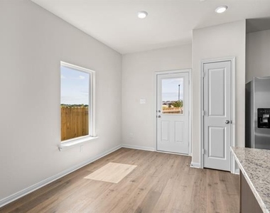 8313 White Wolf Trail - Photo Thumbnail 2