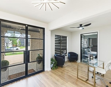 1512 Rough Rider Court - Photo Thumbnail 2