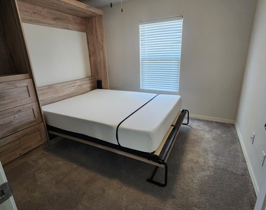 70 Cottonwood Lane - Photo Thumbnail 5