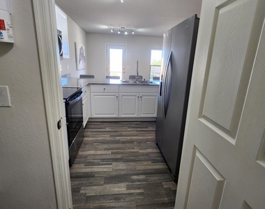 70 Cottonwood Lane - Photo Thumbnail 18