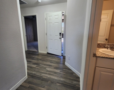 70 Cottonwood Lane - Photo Thumbnail 8