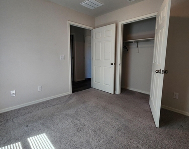 70 Cottonwood Lane - Photo Thumbnail 6