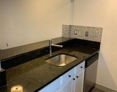 2800 Douglas Avenue - Photo Thumbnail 6
