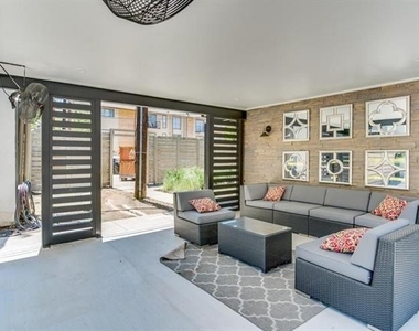 2800 Douglas Avenue - Photo Thumbnail 11