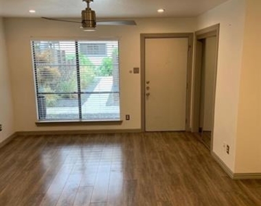 2800 Douglas Avenue - Photo Thumbnail 2