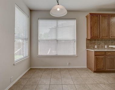 2609 Monroe Drive - Photo Thumbnail 9