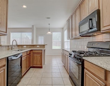 2609 Monroe Drive - Photo Thumbnail 4