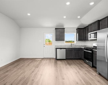 8321 White Wolf Trail - Photo Thumbnail 6