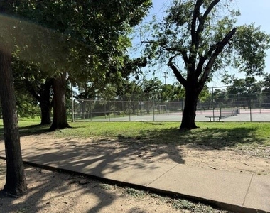 716 Blaylock Drive - Photo Thumbnail 2