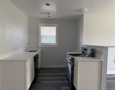716 Blaylock Drive - Photo Thumbnail 5