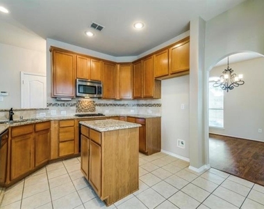 516 Hawken Drive - Photo Thumbnail 3