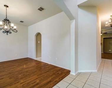 516 Hawken Drive - Photo Thumbnail 2