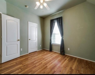 516 Hawken Drive - Photo Thumbnail 21