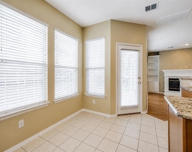 516 Hawken Drive - Photo Thumbnail 5