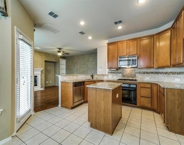 516 Hawken Drive - Photo Thumbnail 6