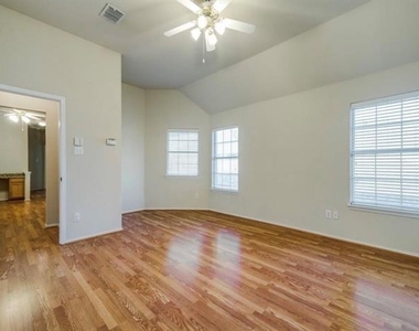 516 Hawken Drive - Photo Thumbnail 19