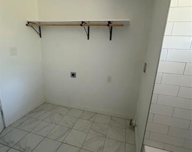 3508 Foxcroft Street - Photo Thumbnail 22