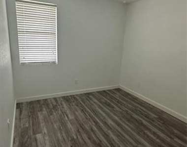 3508 Foxcroft Street - Photo Thumbnail 16