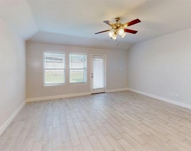 221 Santa Lucia Drive - Photo Thumbnail 3