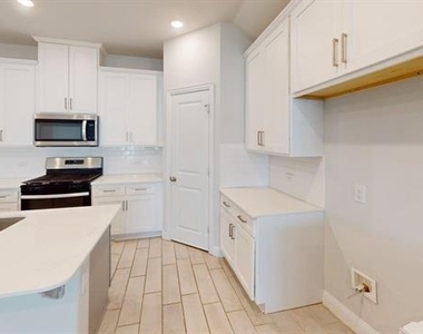 221 Santa Lucia Drive - Photo Thumbnail 7