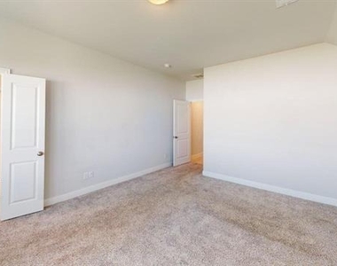 221 Santa Lucia Drive - Photo Thumbnail 9