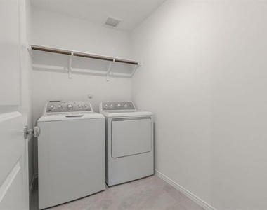 1516 Vattier Street - Photo Thumbnail 9